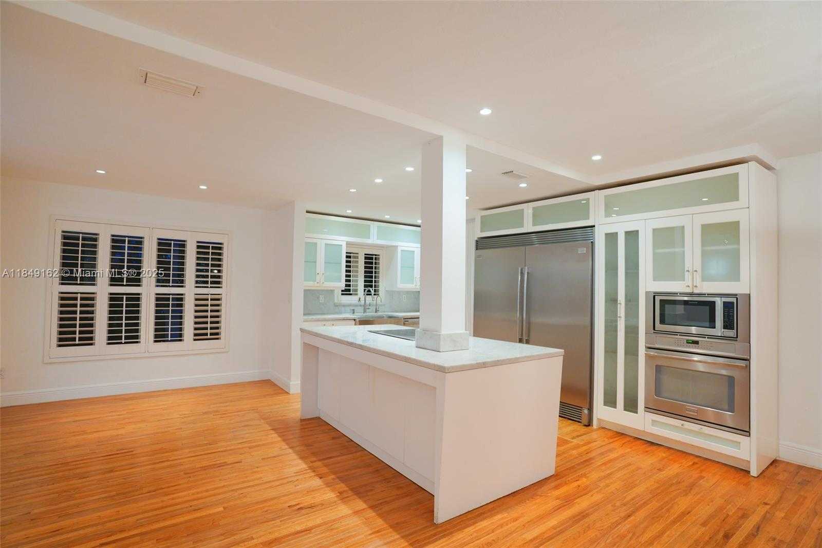 Small Image of 355 REDWOOD LN, Key Biscayne Number 24