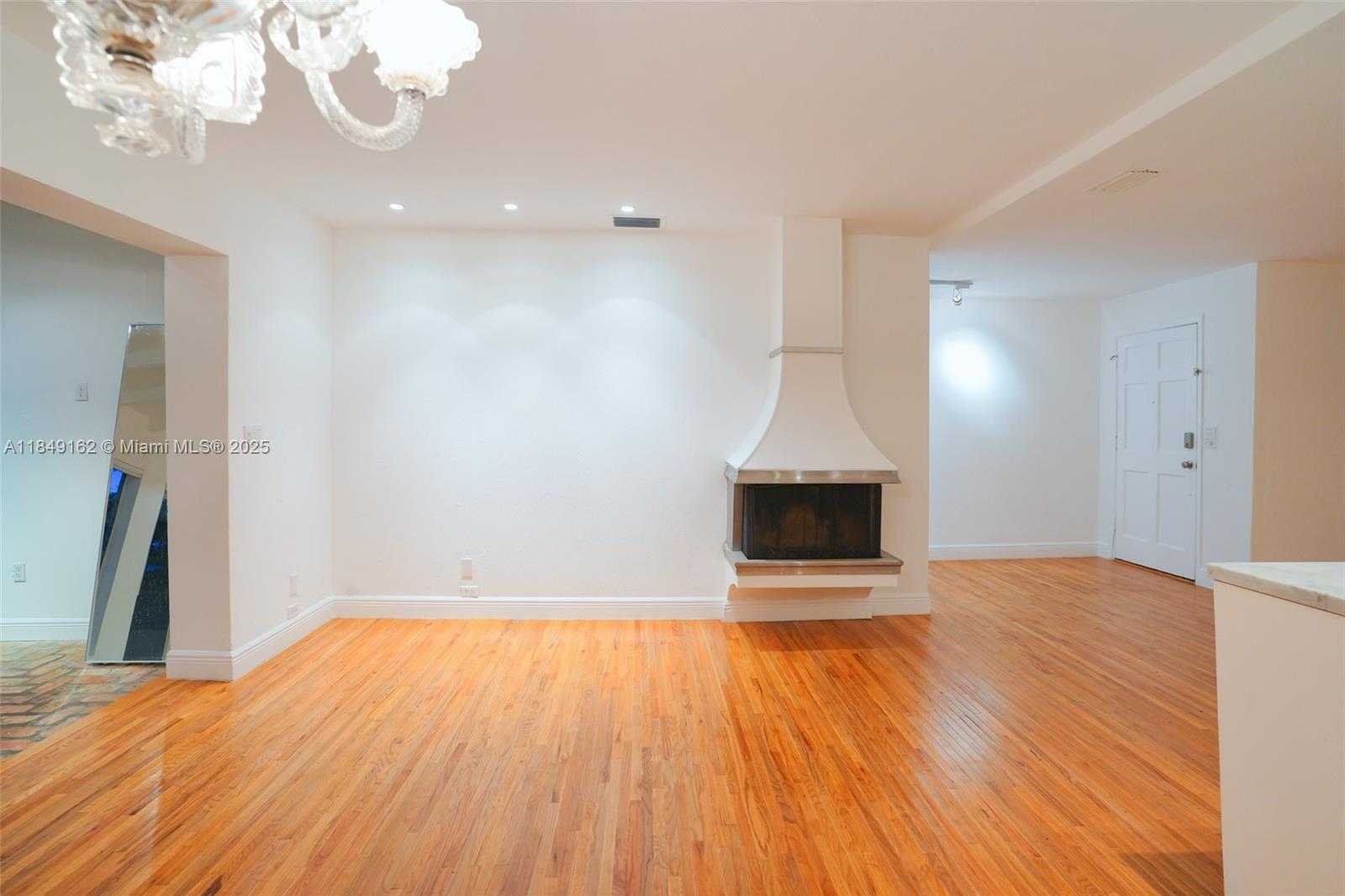 Small Image of 355 REDWOOD LN, Key Biscayne Number 25