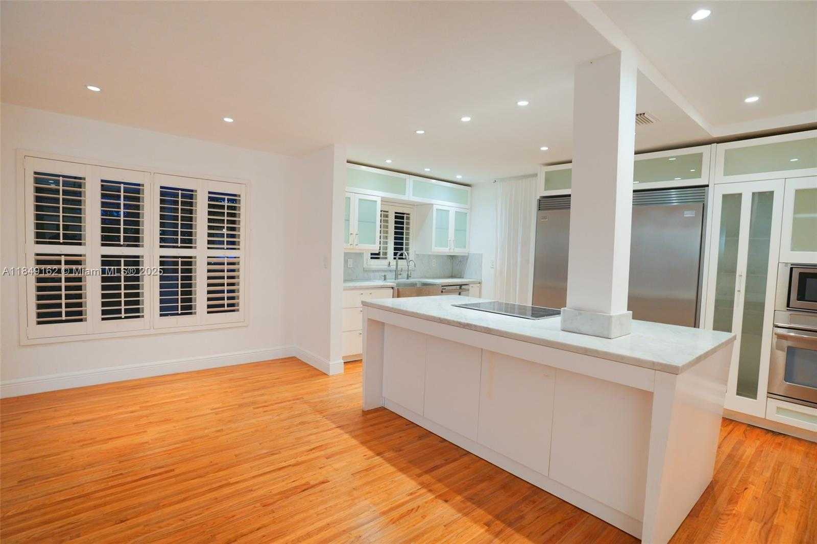 Small Image of 355 REDWOOD LN, Key Biscayne Number 26