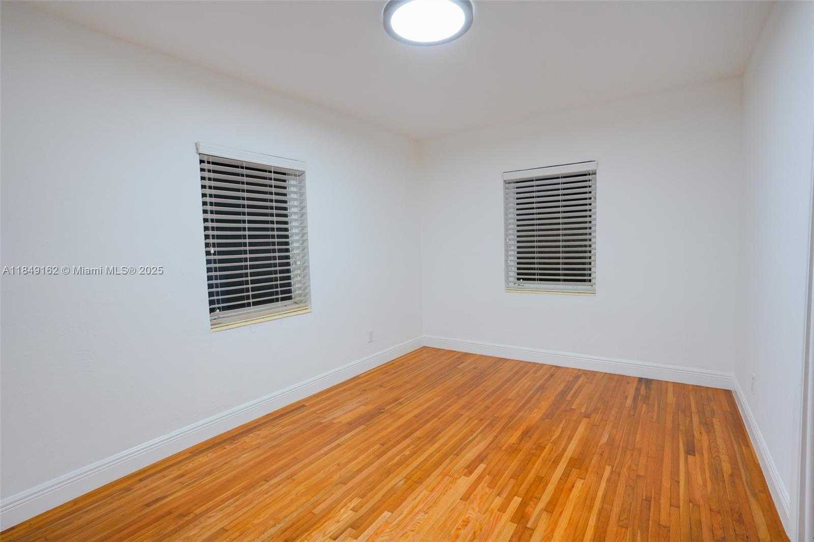 Small Image of 355 REDWOOD LN, Key Biscayne Number 29