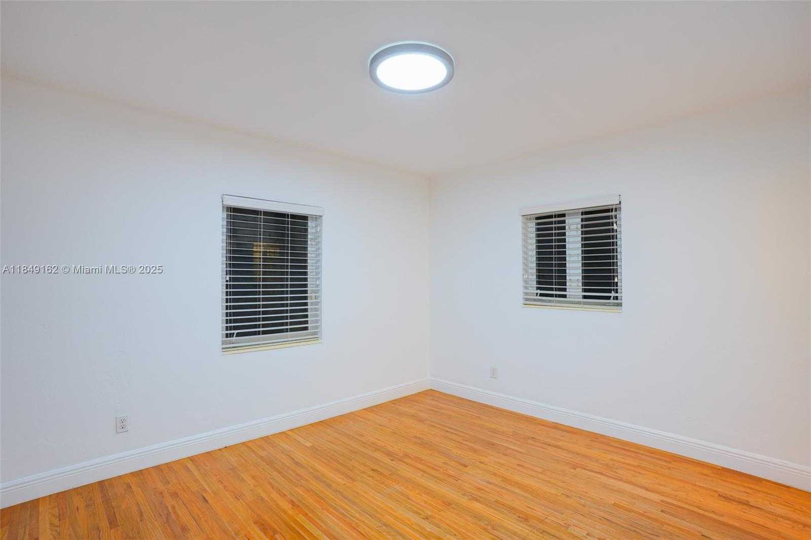 Small Image of 355 REDWOOD LN, Key Biscayne Number 31