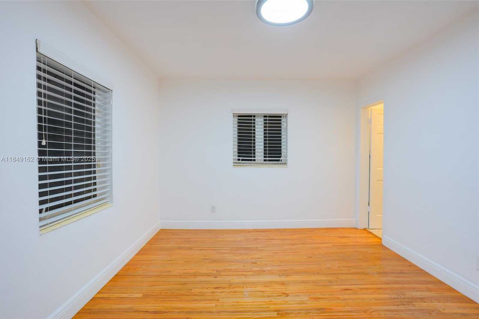 Small Image of 355 REDWOOD LN, Key Biscayne Number 32