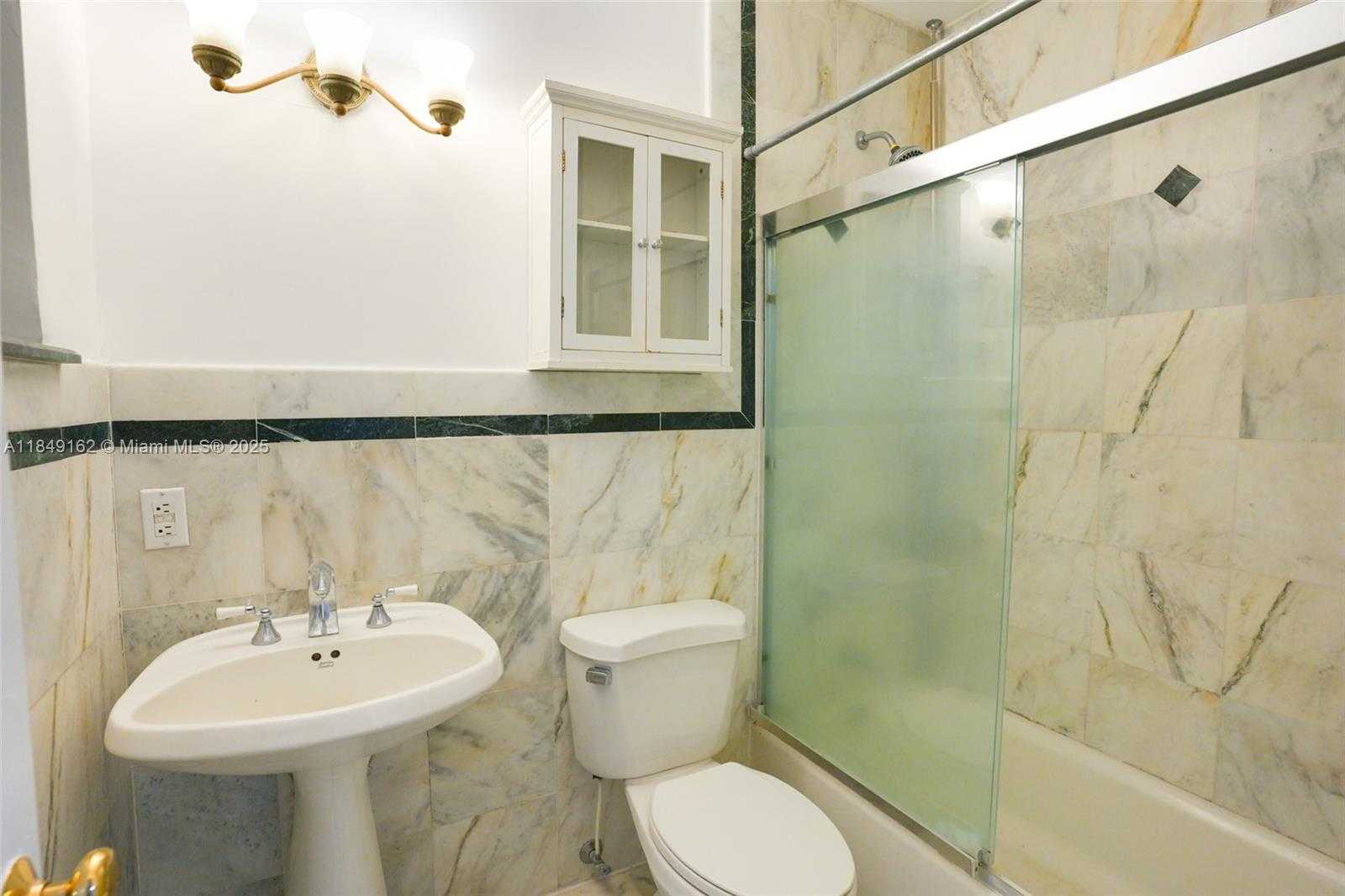 Small Image of 355 REDWOOD LN, Key Biscayne Number 35