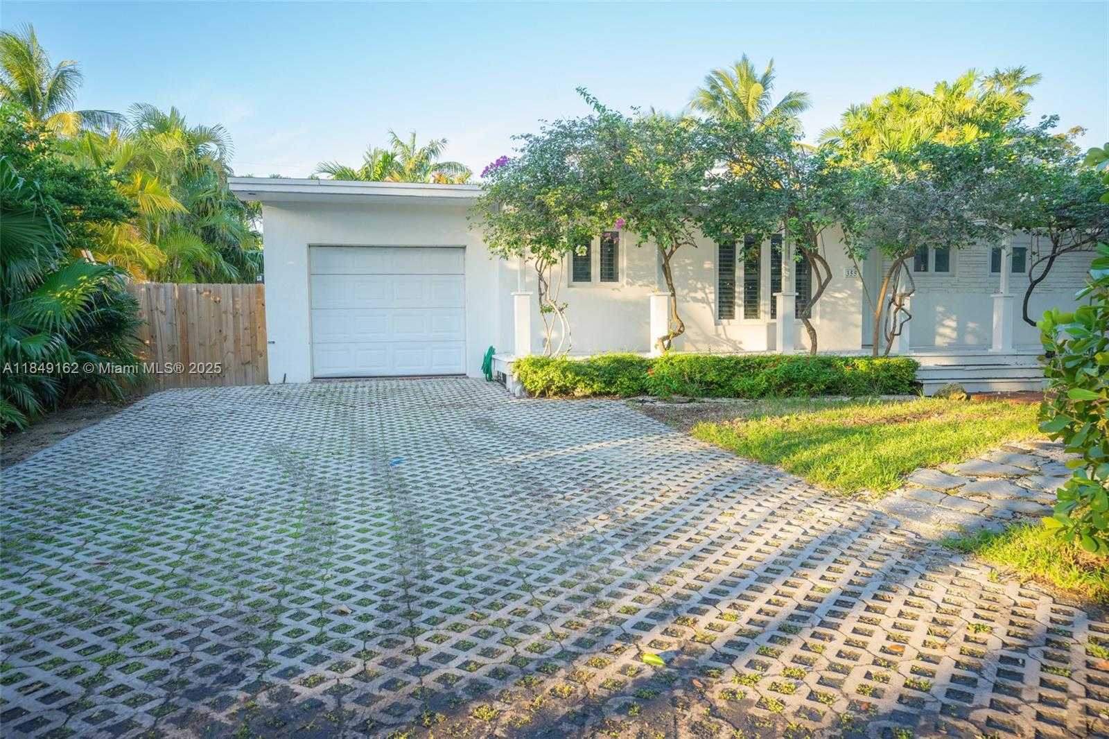 Small Image of 355 REDWOOD LN, Key Biscayne Number 5