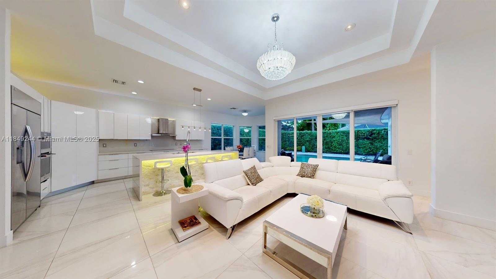 Small Image of 1946 HARBOR VIEW CIR, Weston Number 17