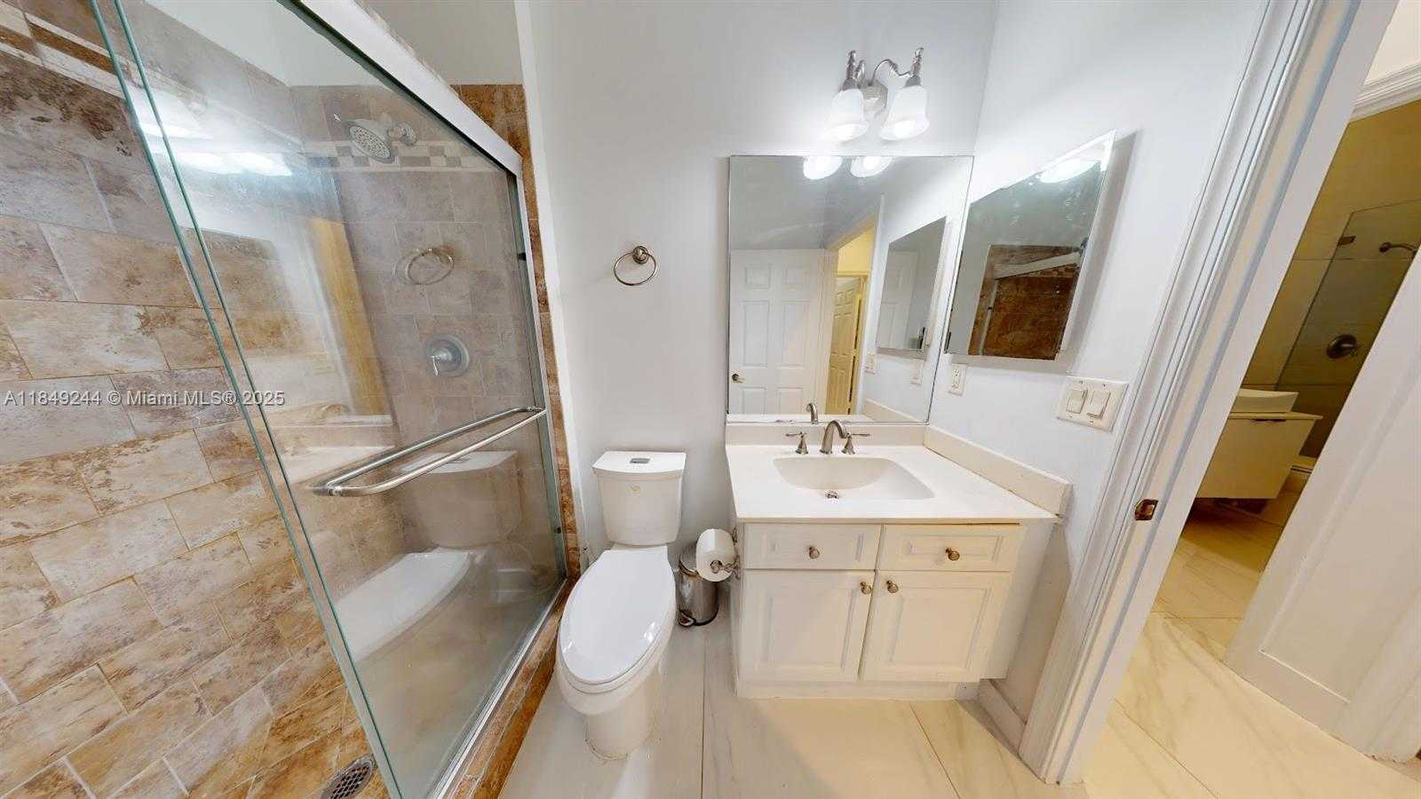 Small Image of 1946 HARBOR VIEW CIR, Weston Number 21
