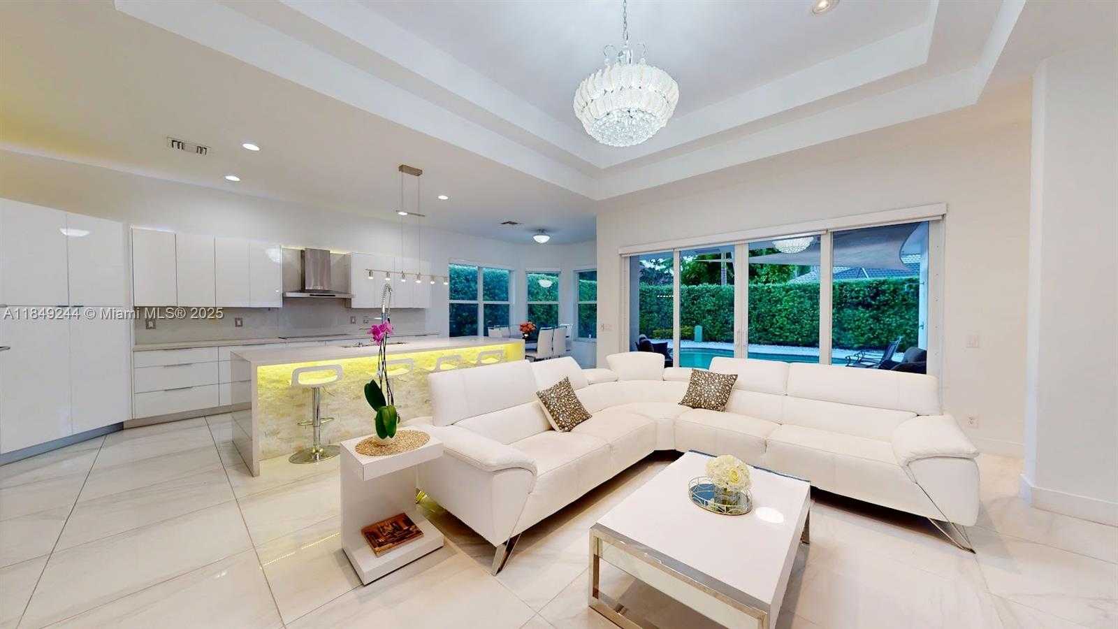 Small Image of 1946 HARBOR VIEW CIR, Weston Number 3