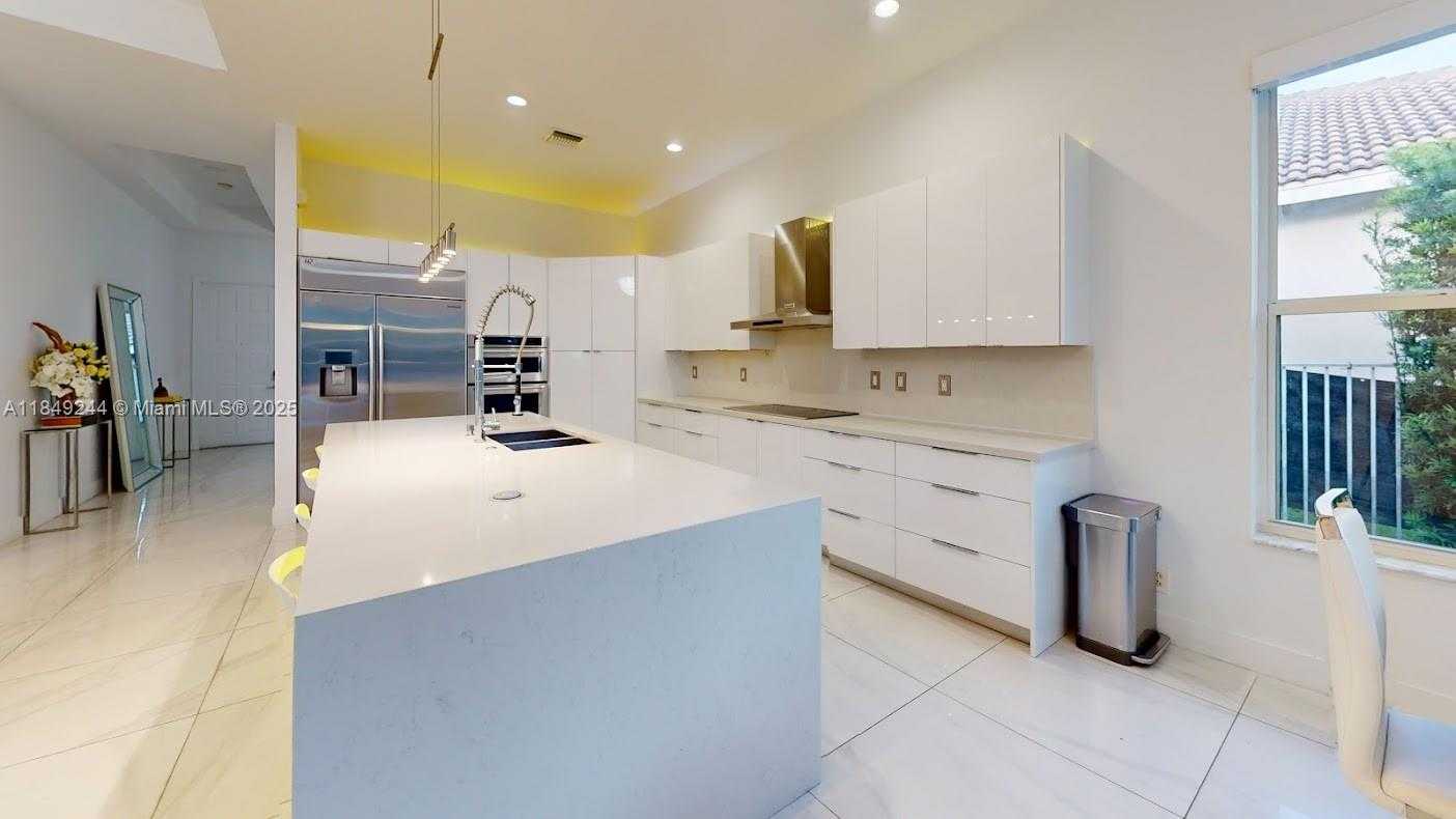 Small Image of 1946 HARBOR VIEW CIR, Weston Number 46