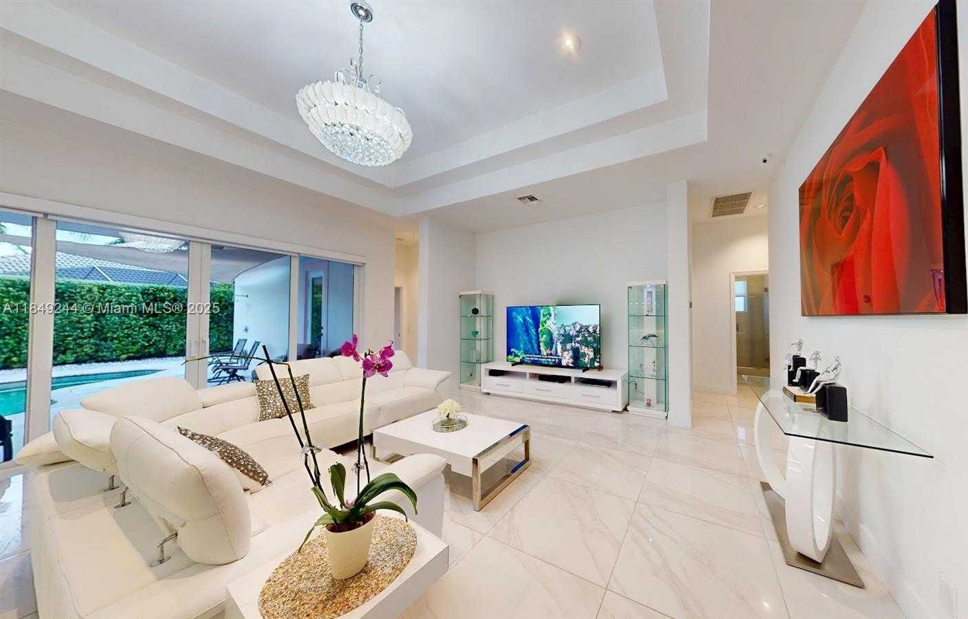Small Image of 1946 HARBOR VIEW CIR, Weston Number 5