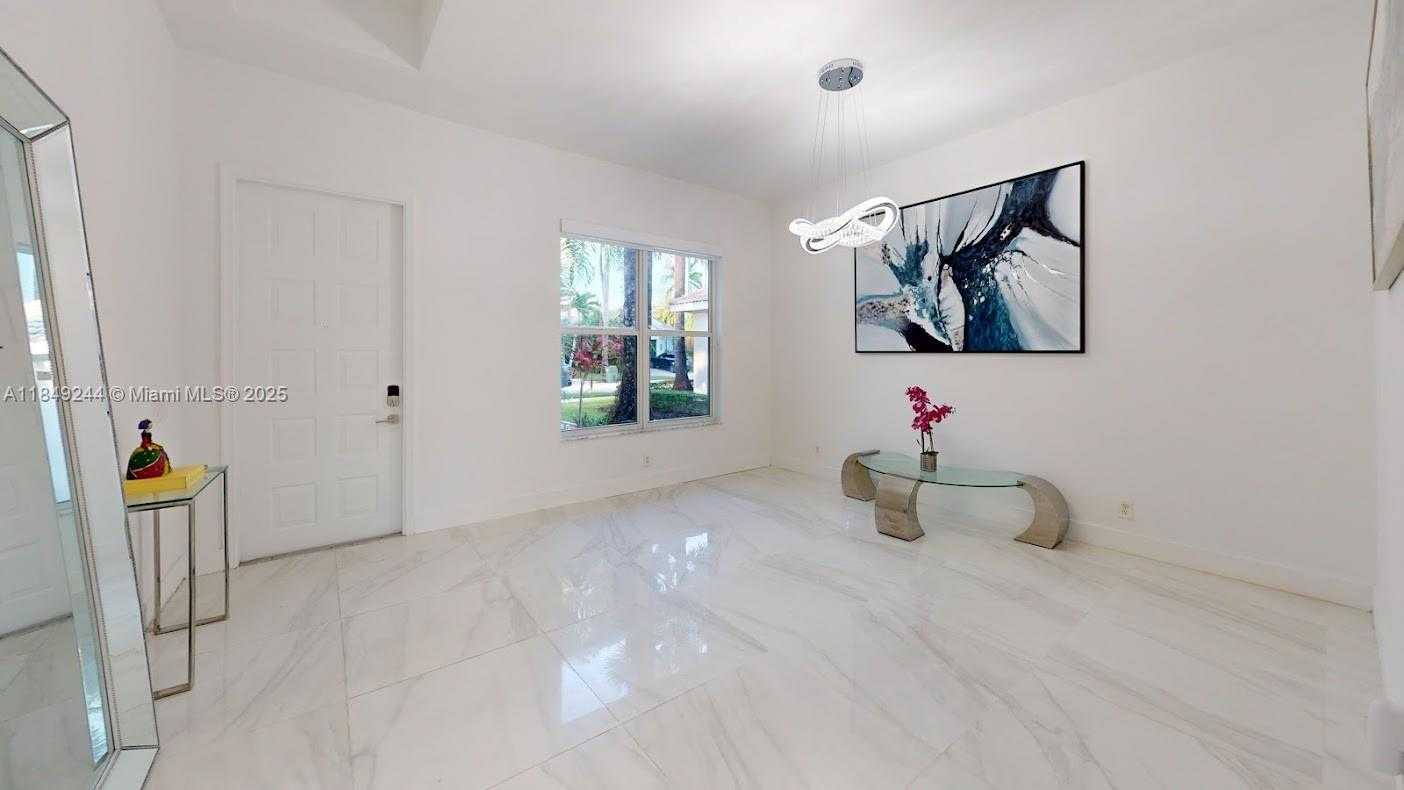 Small Image of 1946 HARBOR VIEW CIR, Weston Number 50