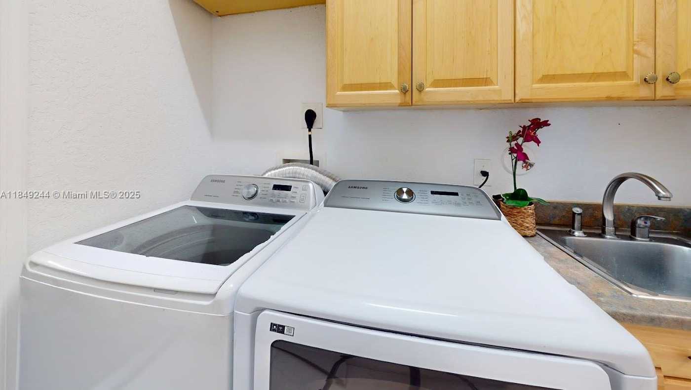 Small Image of 1946 HARBOR VIEW CIR, Weston Number 51
