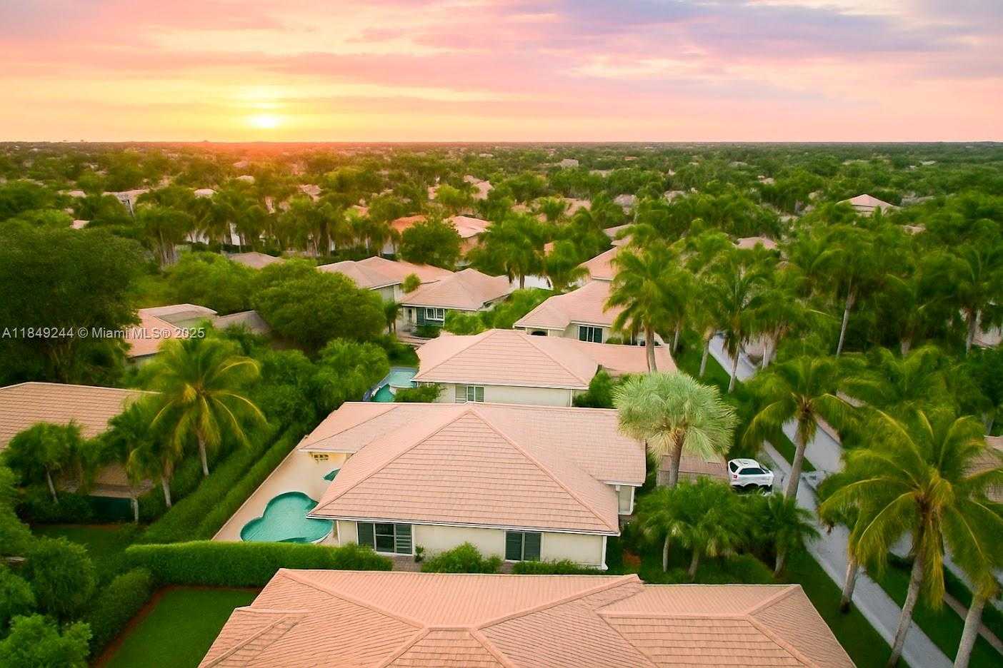 Small Image of 1946 HARBOR VIEW CIR, Weston Number 53