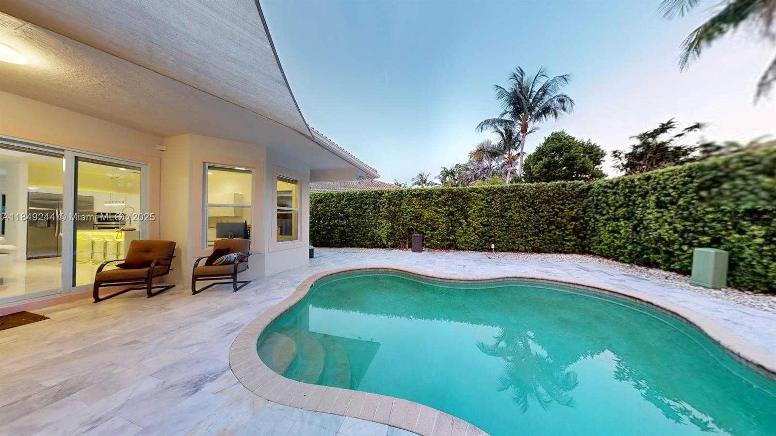 Small Image of 1946 HARBOR VIEW CIR, Weston Number 6