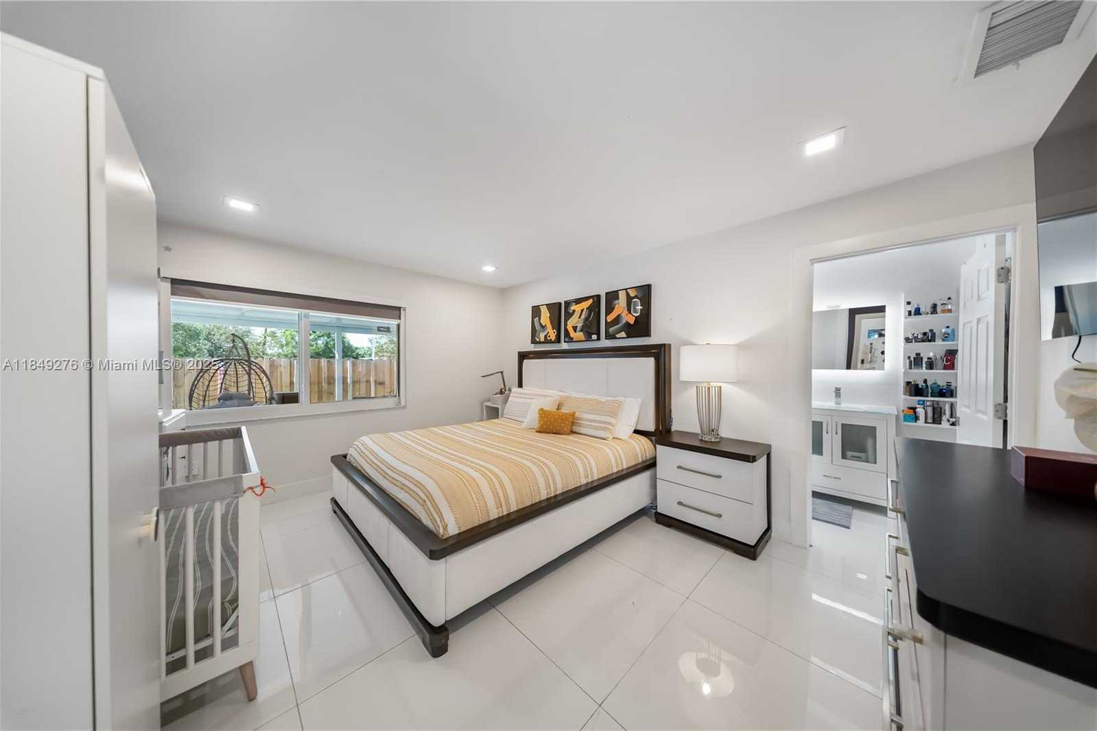 Small Image of 18858 NORTH WEST 63RD CT CIR, Hialeah Number 11