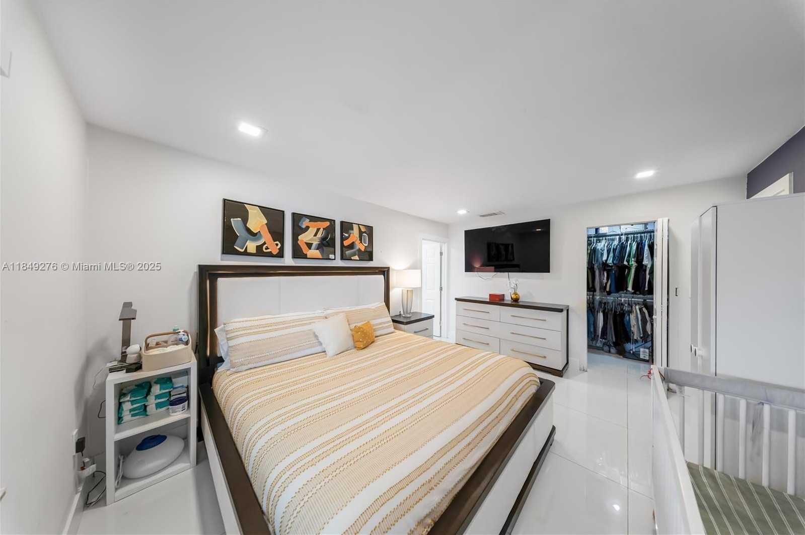 Small Image of 18858 NORTH WEST 63RD CT CIR, Hialeah Number 13