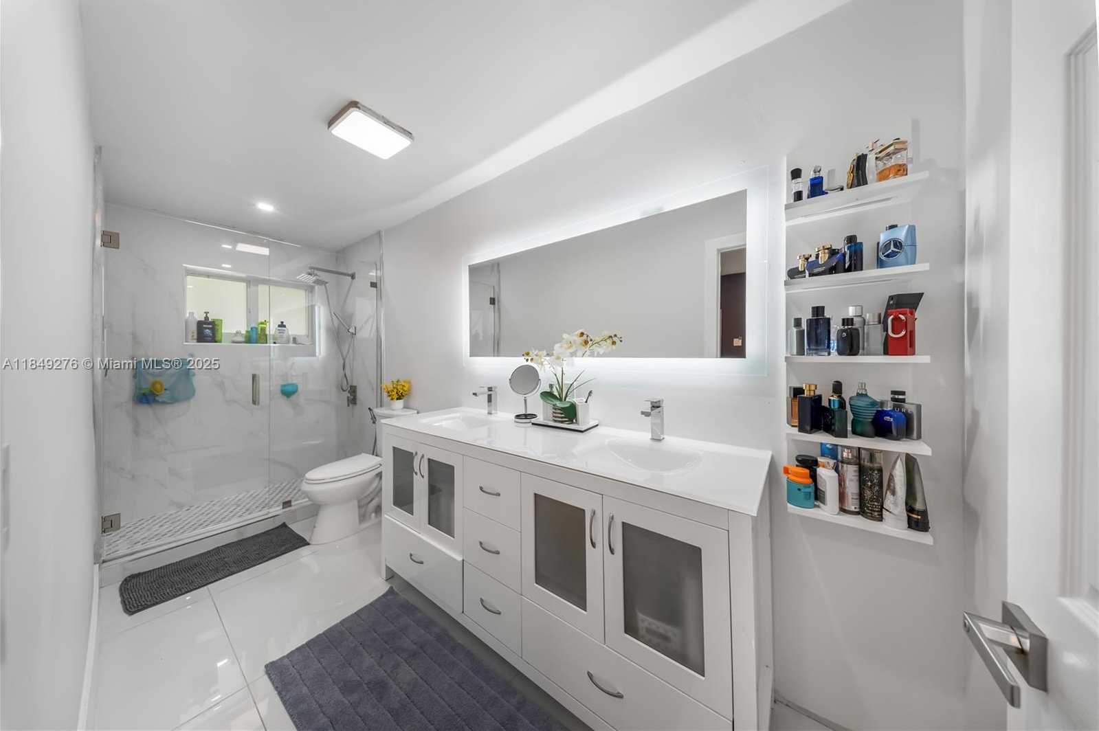 Small Image of 18858 NORTH WEST 63RD CT CIR, Hialeah Number 14