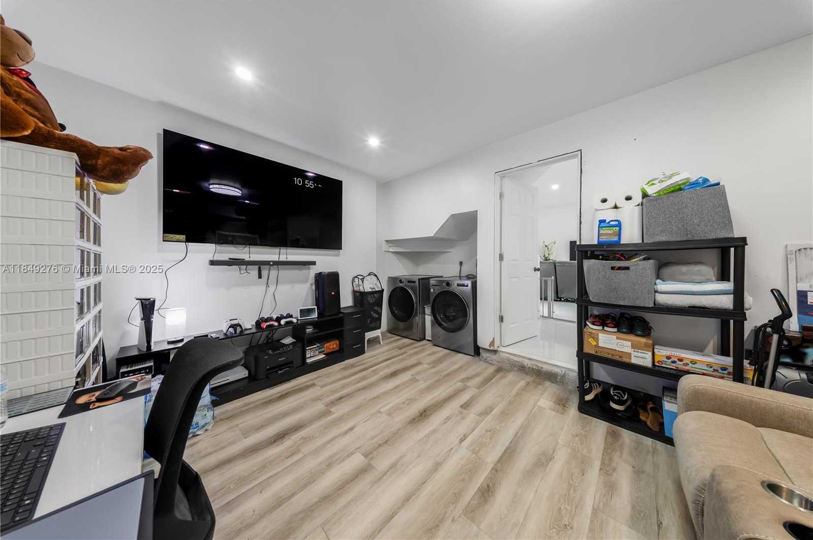 Small Image of 18858 NORTH WEST 63RD CT CIR, Hialeah Number 17