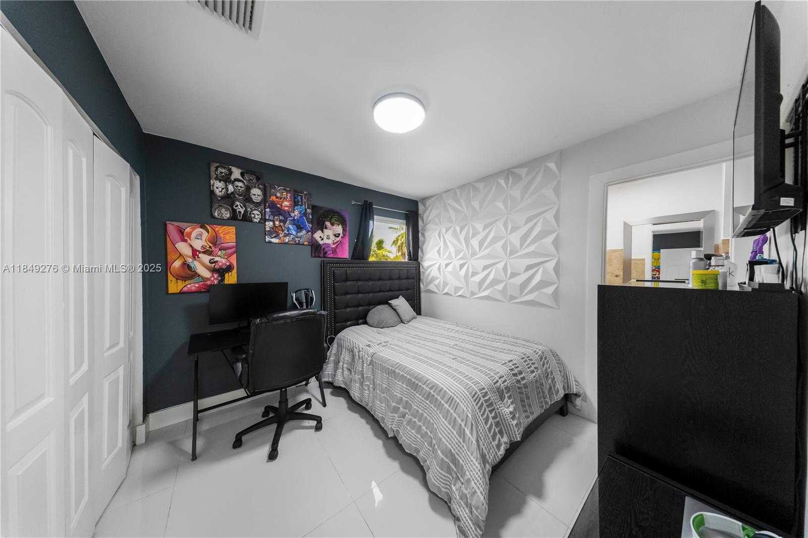 Small Image of 18858 NORTH WEST 63RD CT CIR, Hialeah Number 18