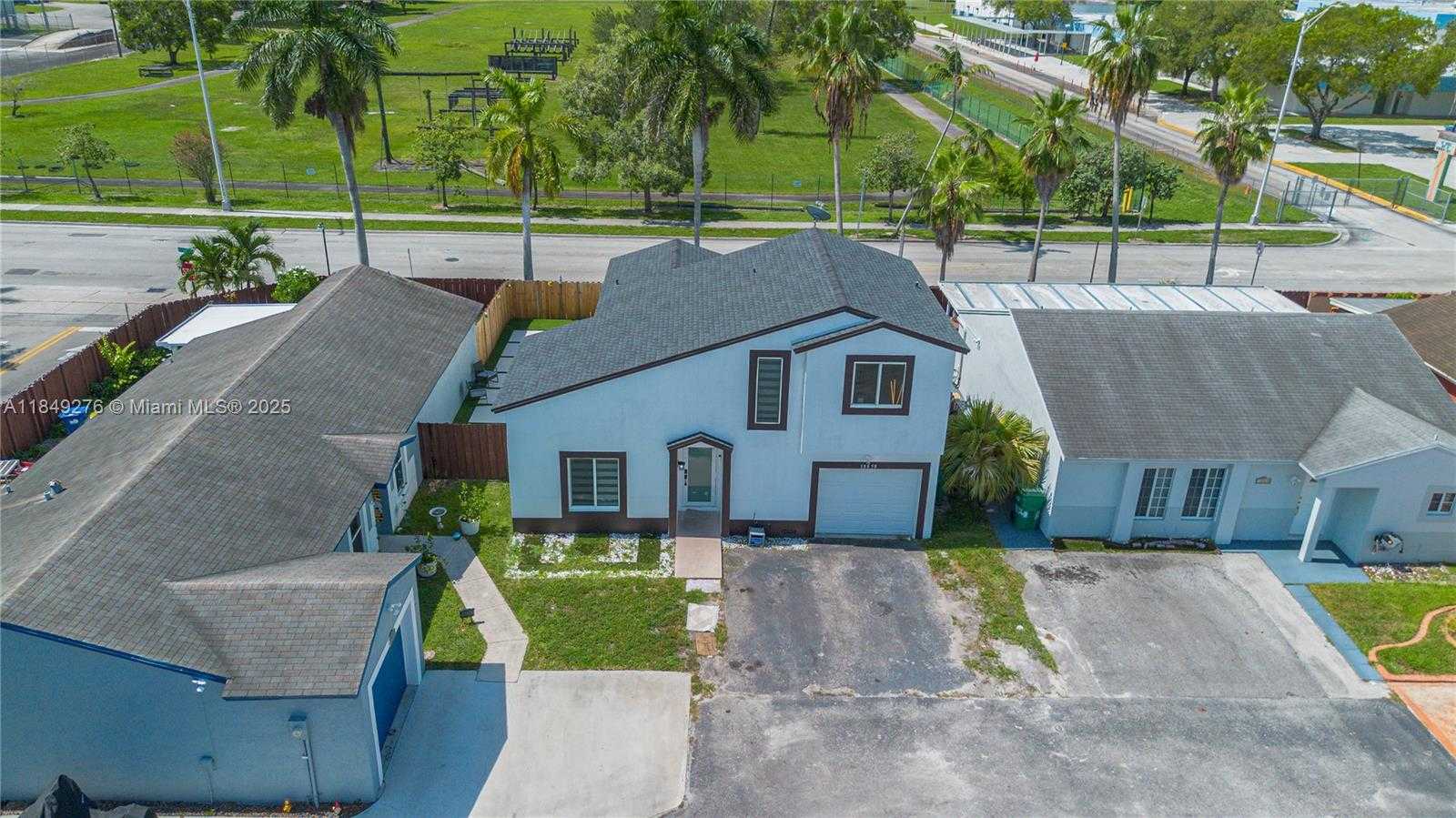 Small Image of 18858 NORTH WEST 63RD CT CIR, Hialeah Number 3