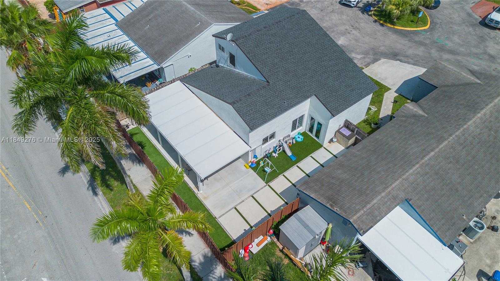 Small Image of 18858 NORTH WEST 63RD CT CIR, Hialeah Number 31