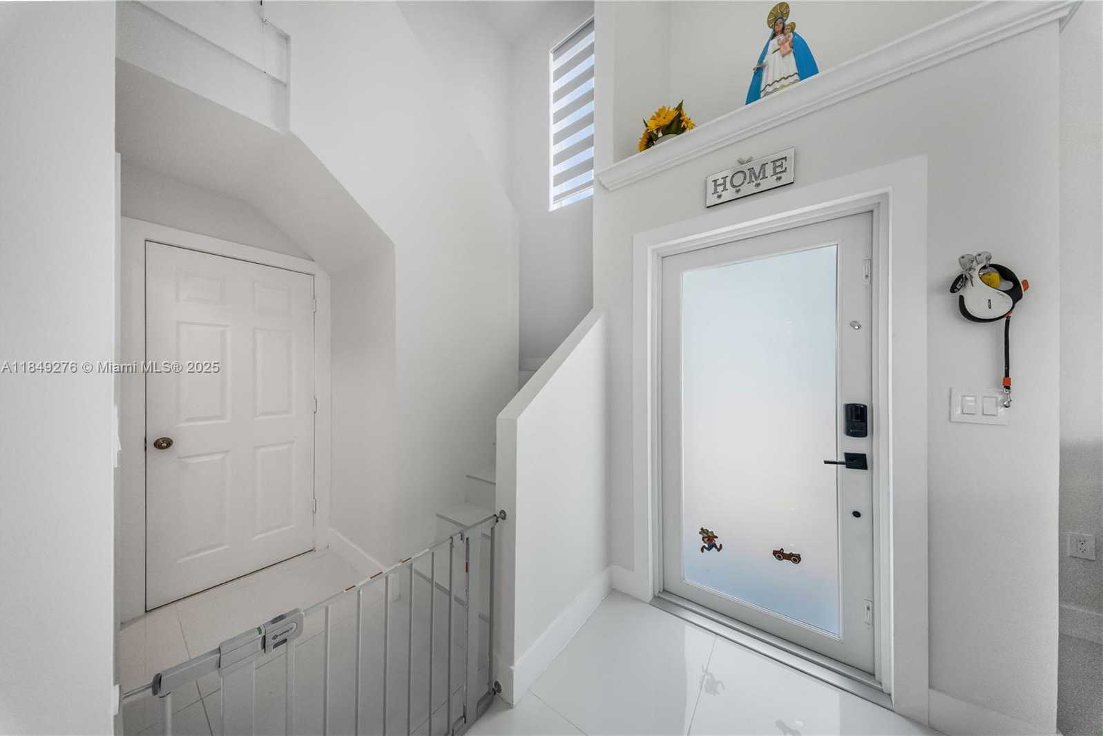 Small Image of 18858 NORTH WEST 63RD CT CIR, Hialeah Number 6