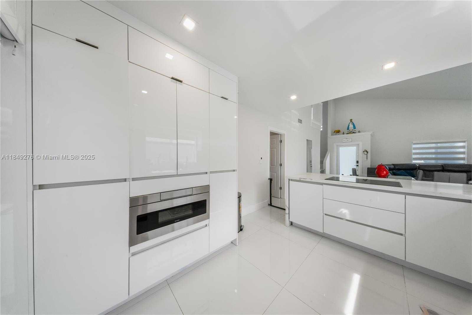 Small Image of 18858 NORTH WEST 63RD CT CIR, Hialeah Number 9