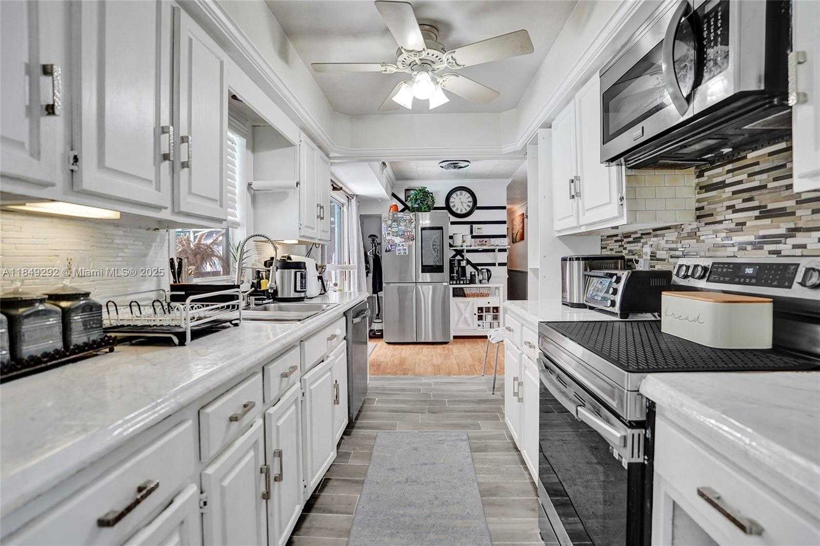 Small Image of 7811 NORTH WEST 75TH AVE, Tamarac Number 32