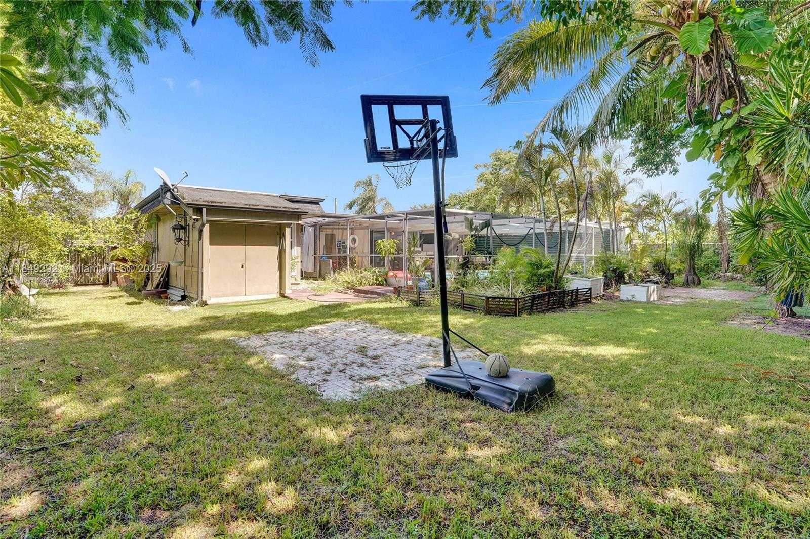 Small Image of 7811 NORTH WEST 75TH AVE, Tamarac Number 43