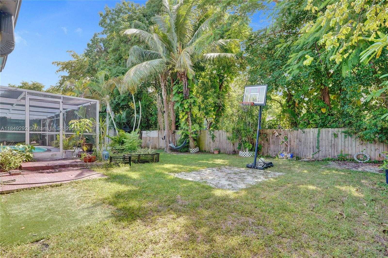Small Image of 7811 NORTH WEST 75TH AVE, Tamarac Number 46