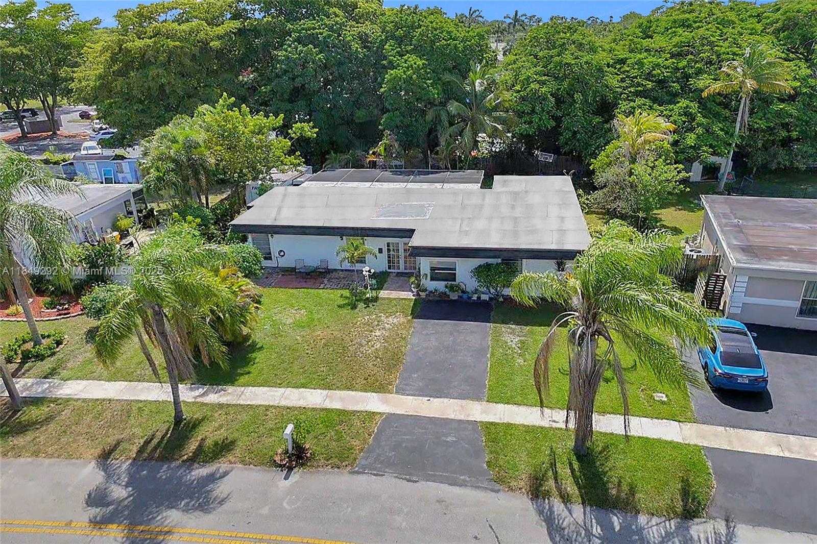 Small Image of 7811 NORTH WEST 75TH AVE, Tamarac Number 53