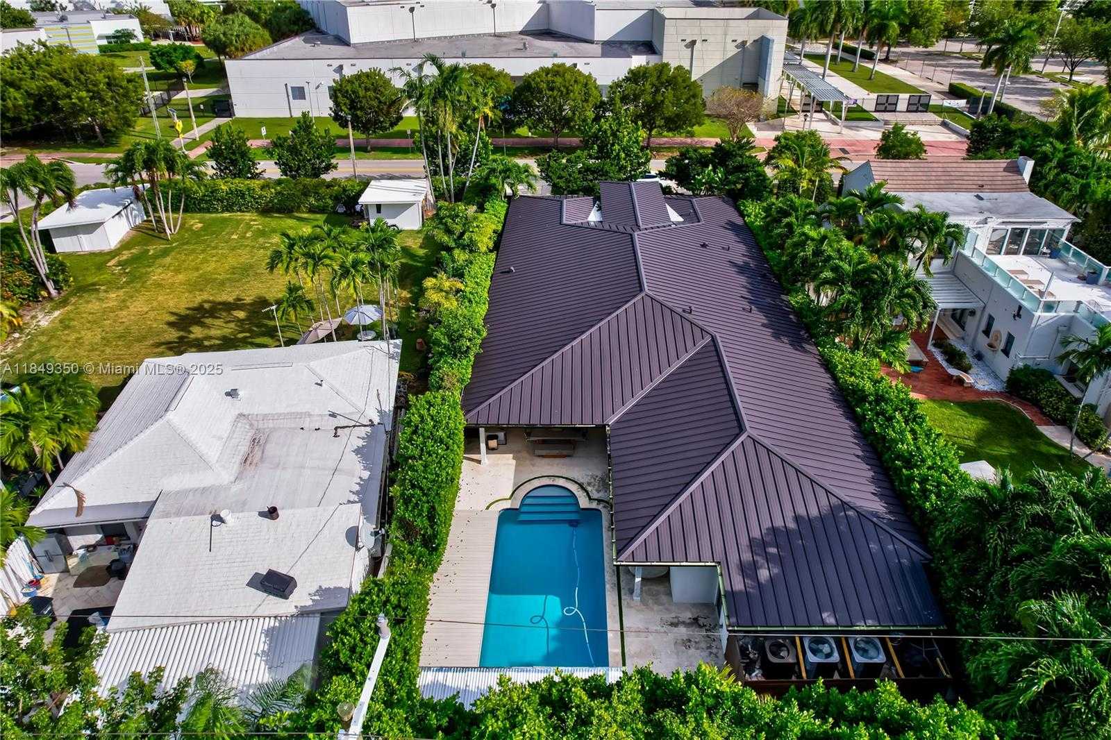 Small Image of 2152 PRAIRIE AVE, Miami Beach Number 4