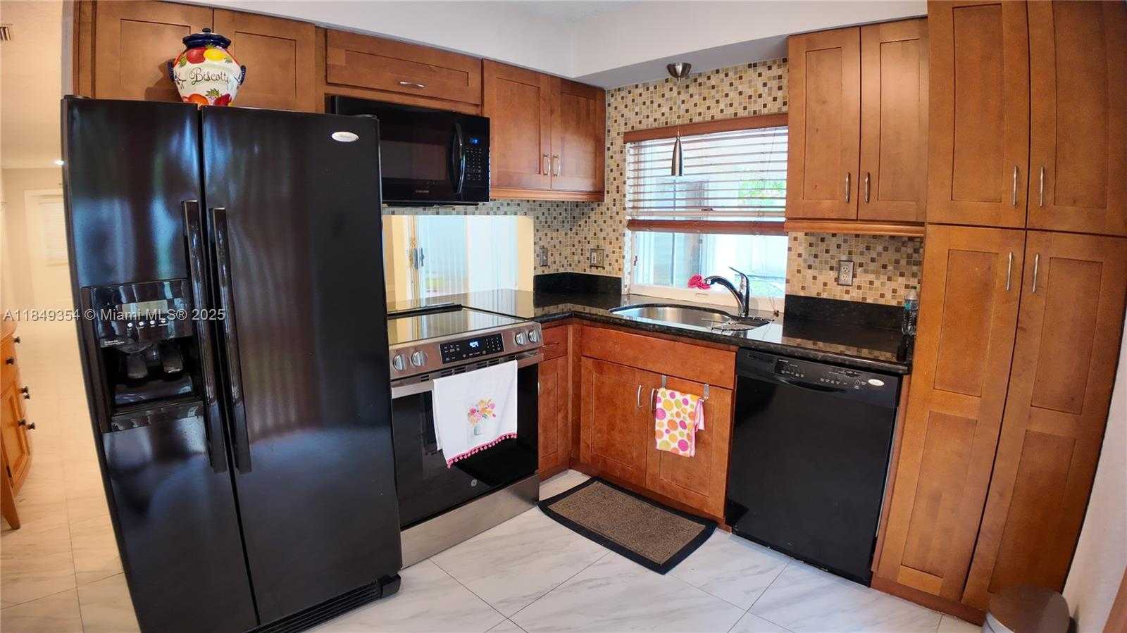 Small Image of 14909 SOUTH WEST 141ST PL, Miami Number 10