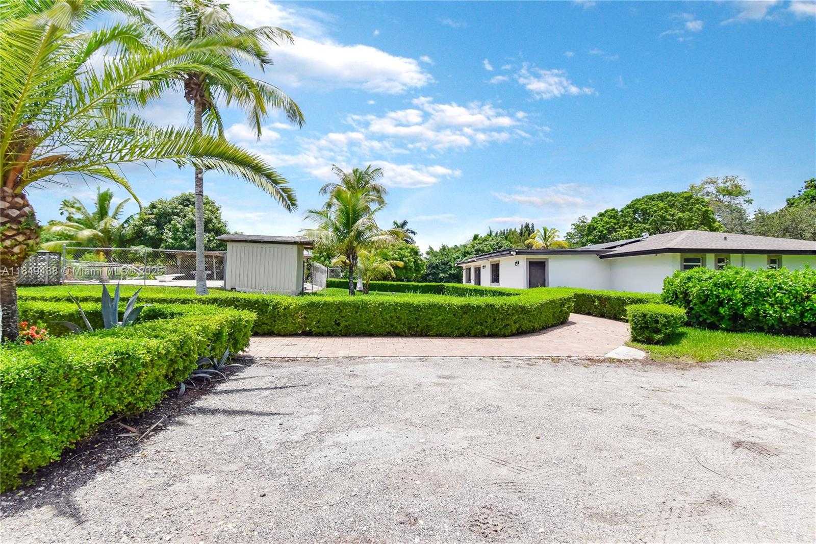 Small Image of 18200 SOUTH WEST 48TH ST, Southwest Ranches Number 28