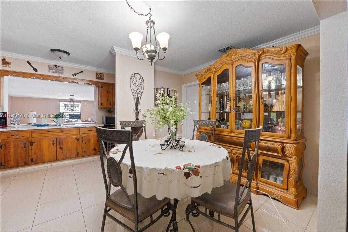 Small Image of 6616 SOUTH WEST 2ND CT, Pembroke Pines Number 10