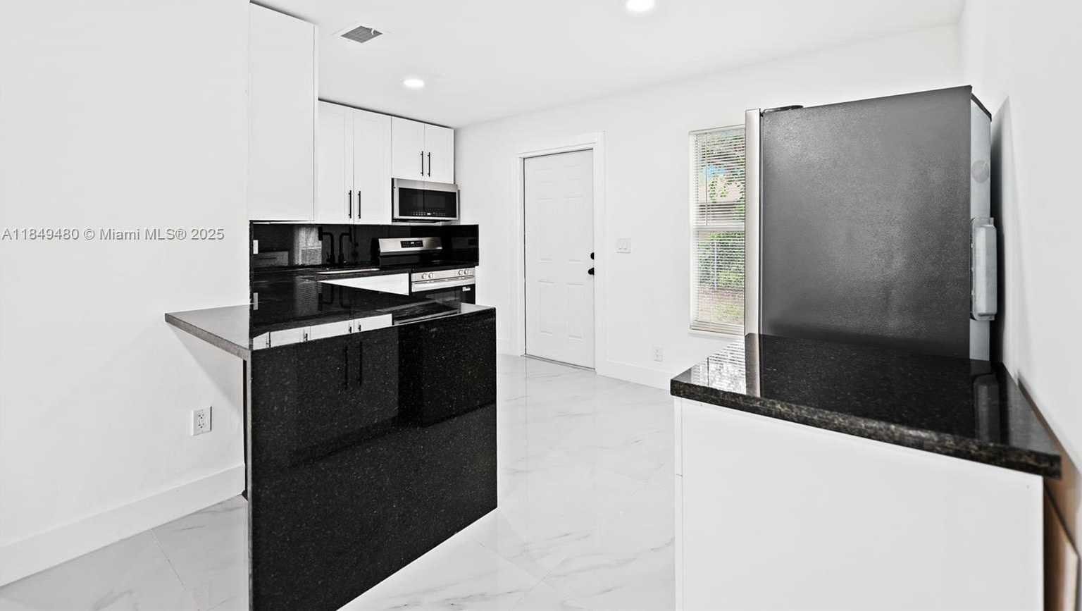 Small Image of 8201 SOUTH WEST 7TH CT, North Lauderdale Number 15