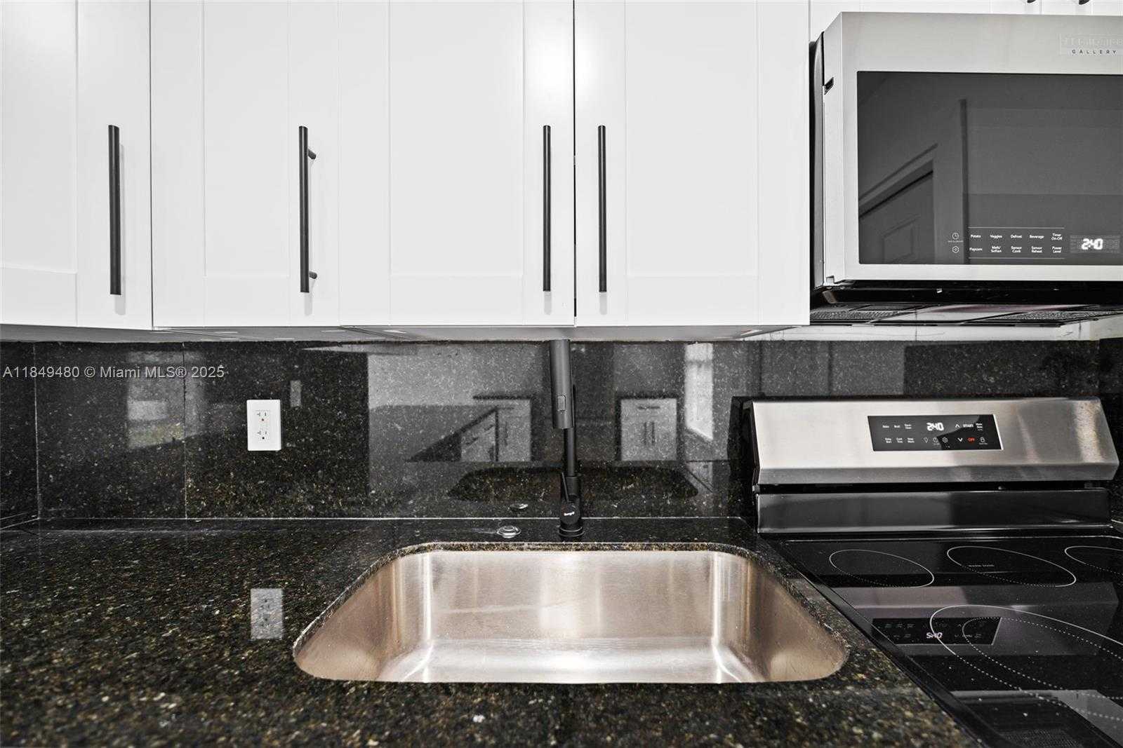 Small Image of 8201 SOUTH WEST 7TH CT, North Lauderdale Number 16