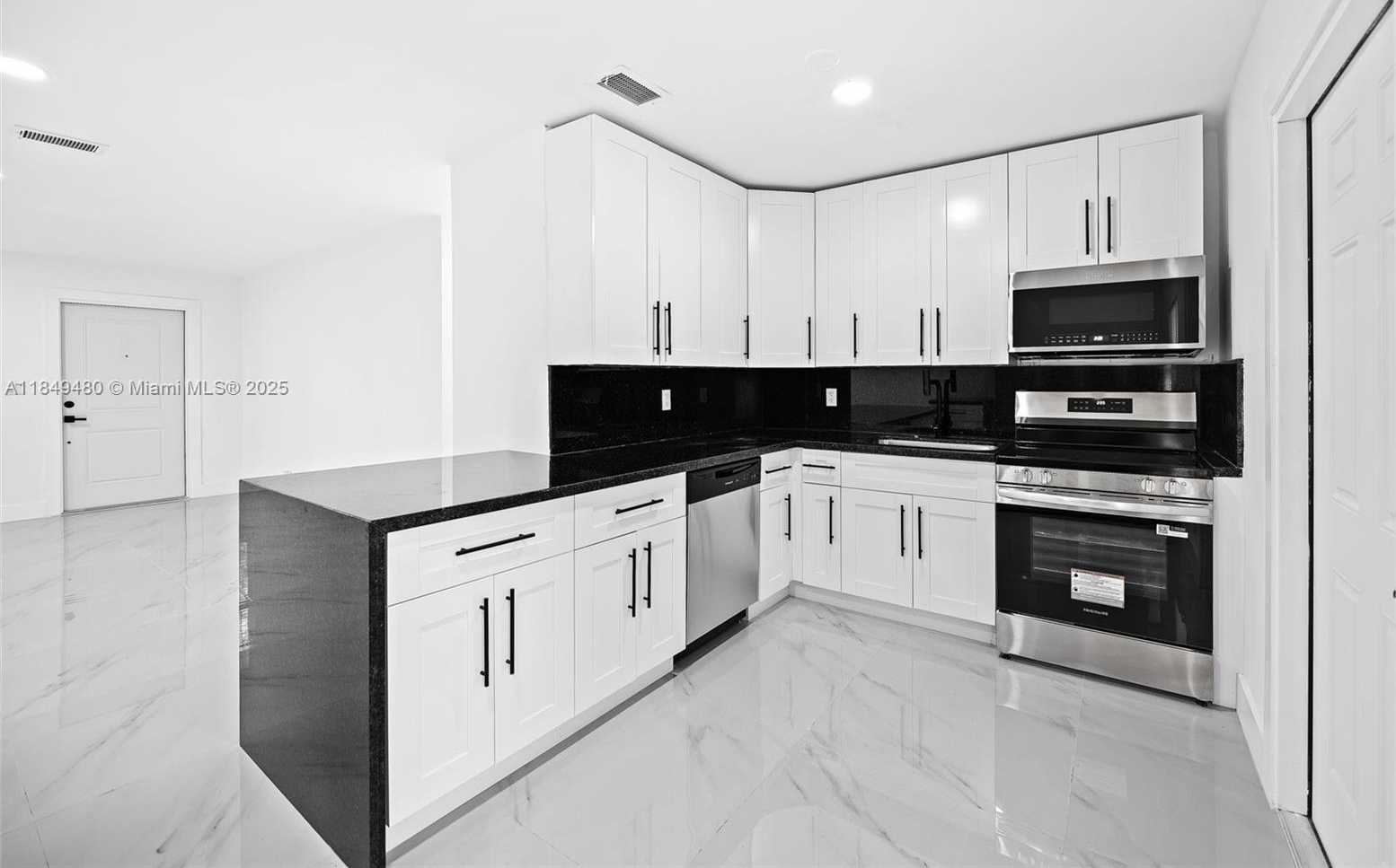 Small Image of 8201 SOUTH WEST 7TH CT, North Lauderdale Number 2