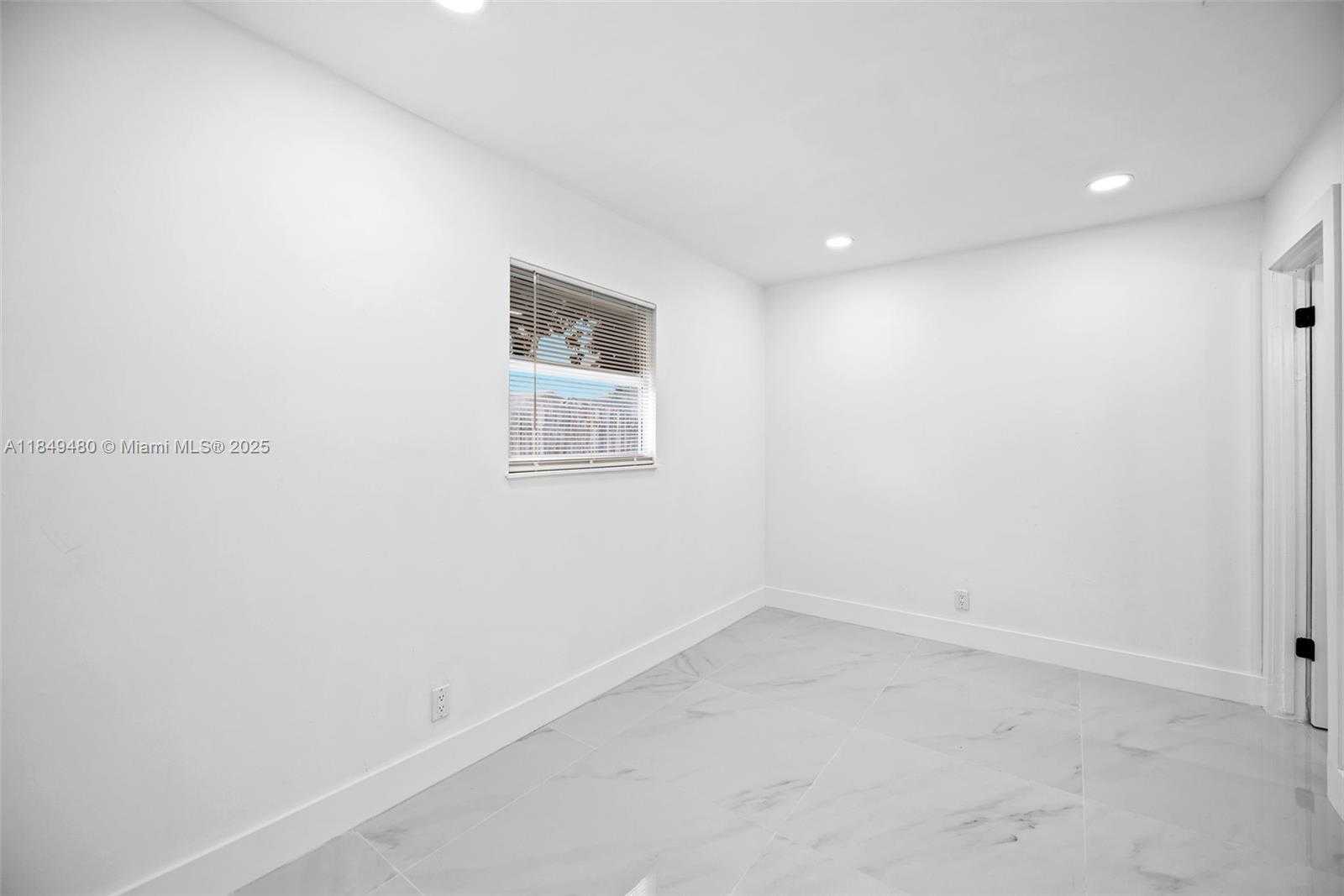 Small Image of 8201 SOUTH WEST 7TH CT, North Lauderdale Number 21