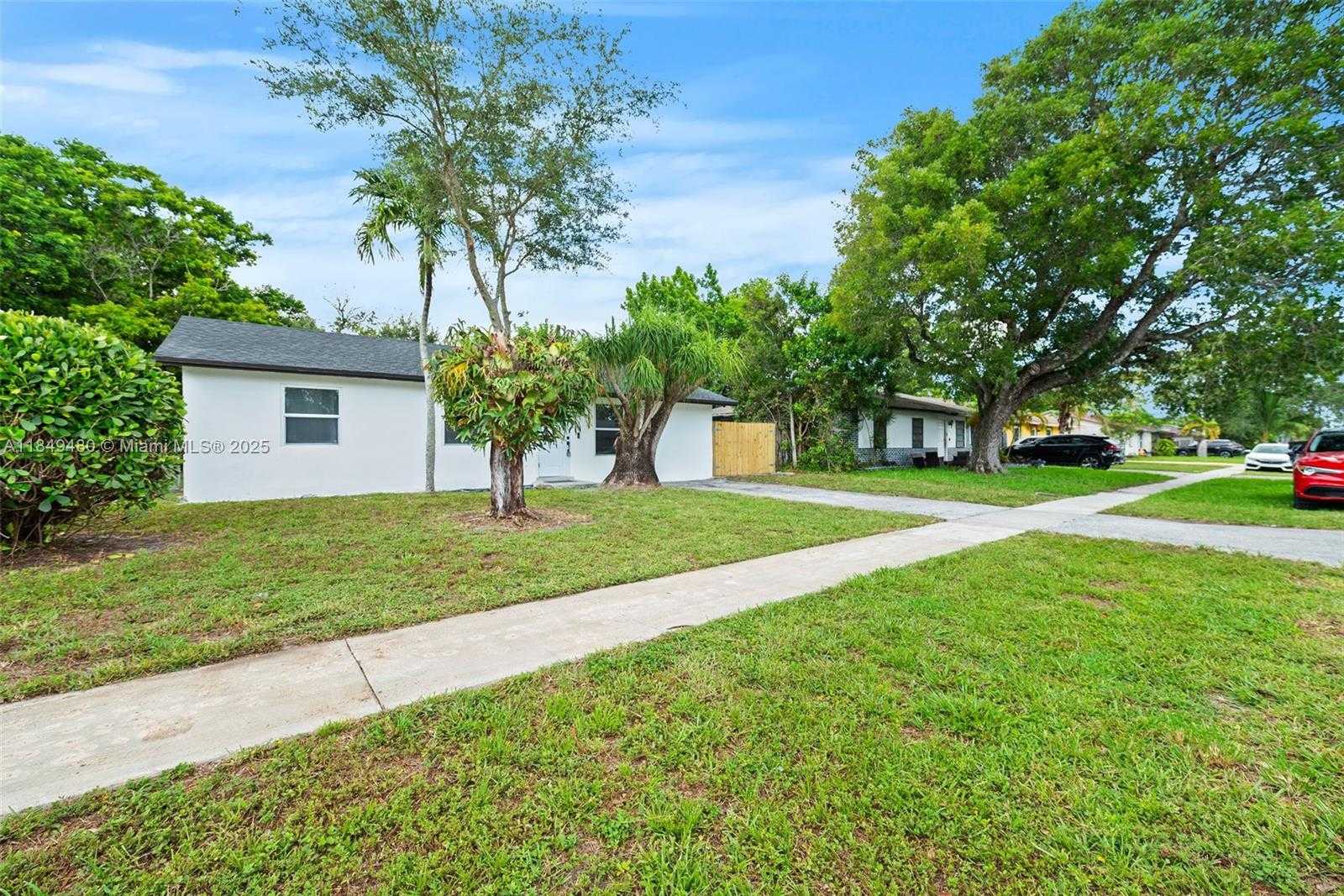 Small Image of 8201 SOUTH WEST 7TH CT, North Lauderdale Number 4