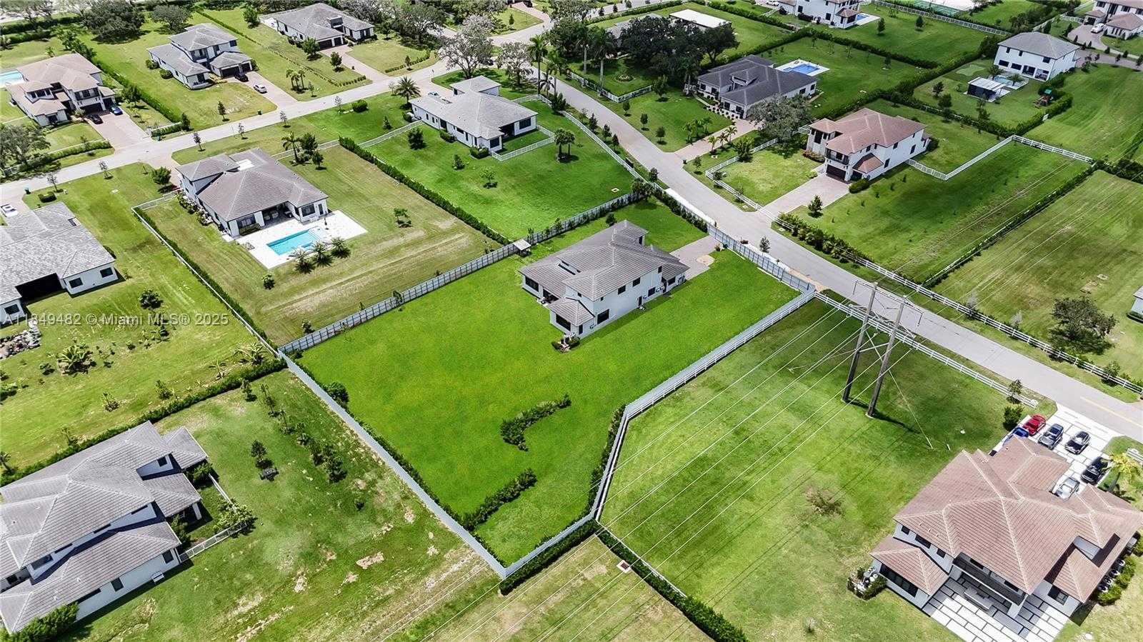 Small Image of 15846 SOUTH WEST 49TH ST, Southwest Ranches Number 39