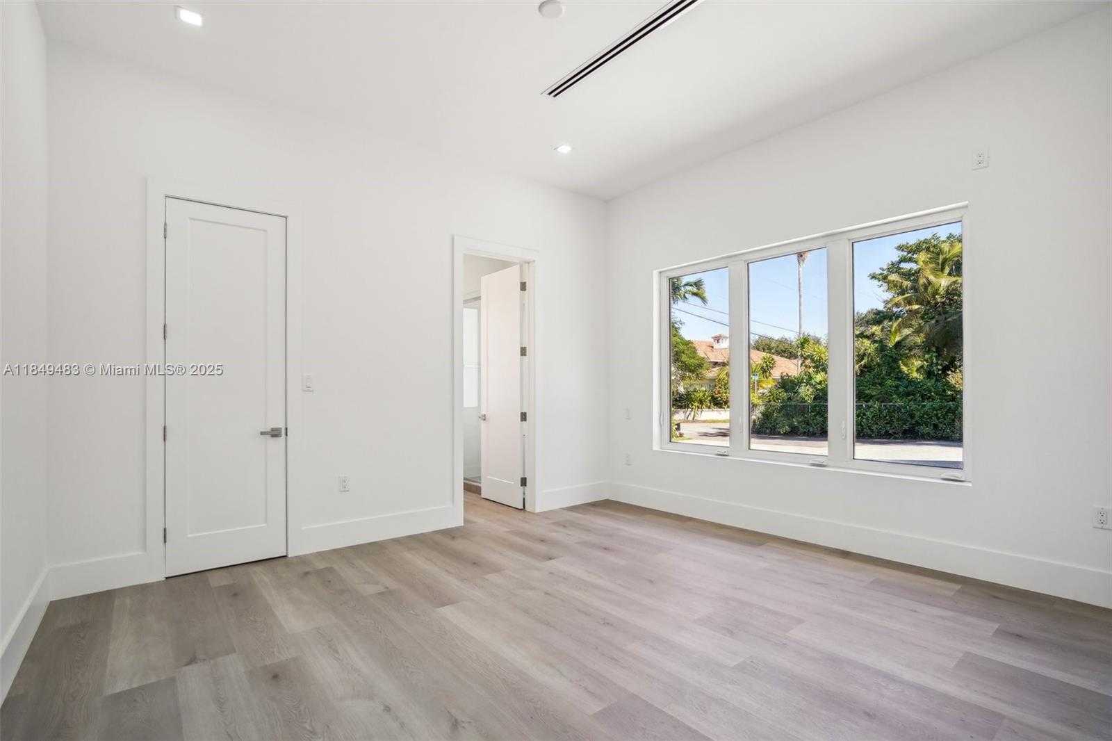 Small Image of 7900 SOUTH WEST 70TH ST, Miami Number 25