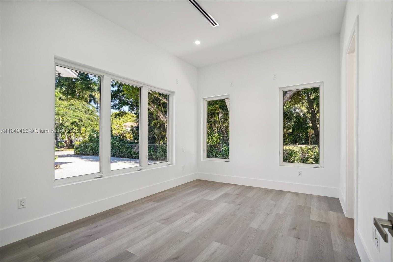Small Image of 7900 SOUTH WEST 70TH ST, Miami Number 31