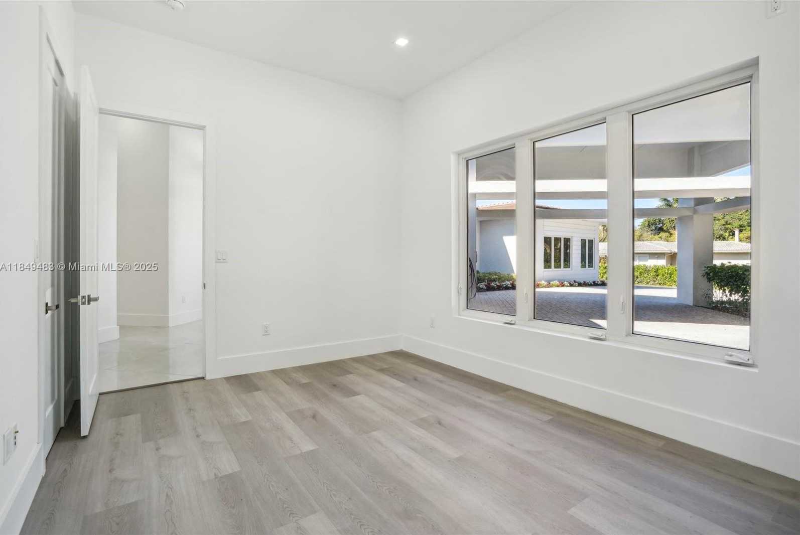 Small Image of 7900 SOUTH WEST 70TH ST, Miami Number 34
