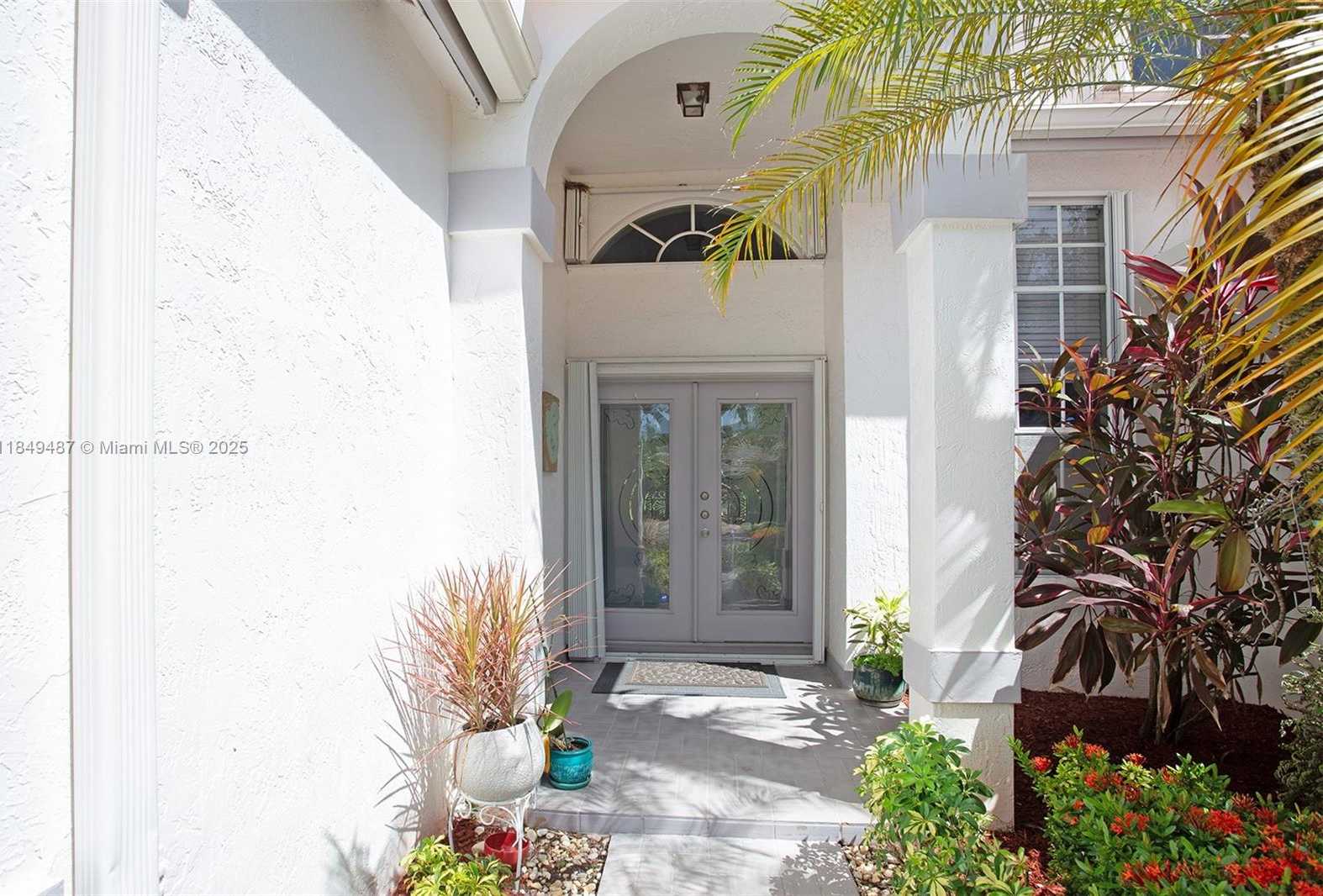 Small Image of 2613 OAKBROOK DR, Weston Number 10