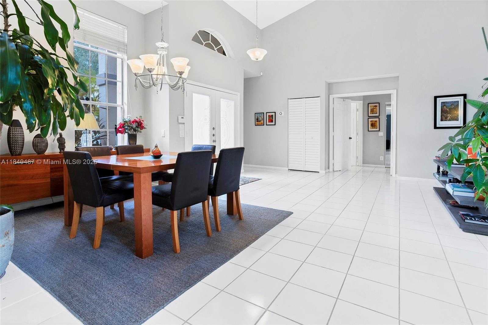 Small Image of 2613 OAKBROOK DR, Weston Number 17