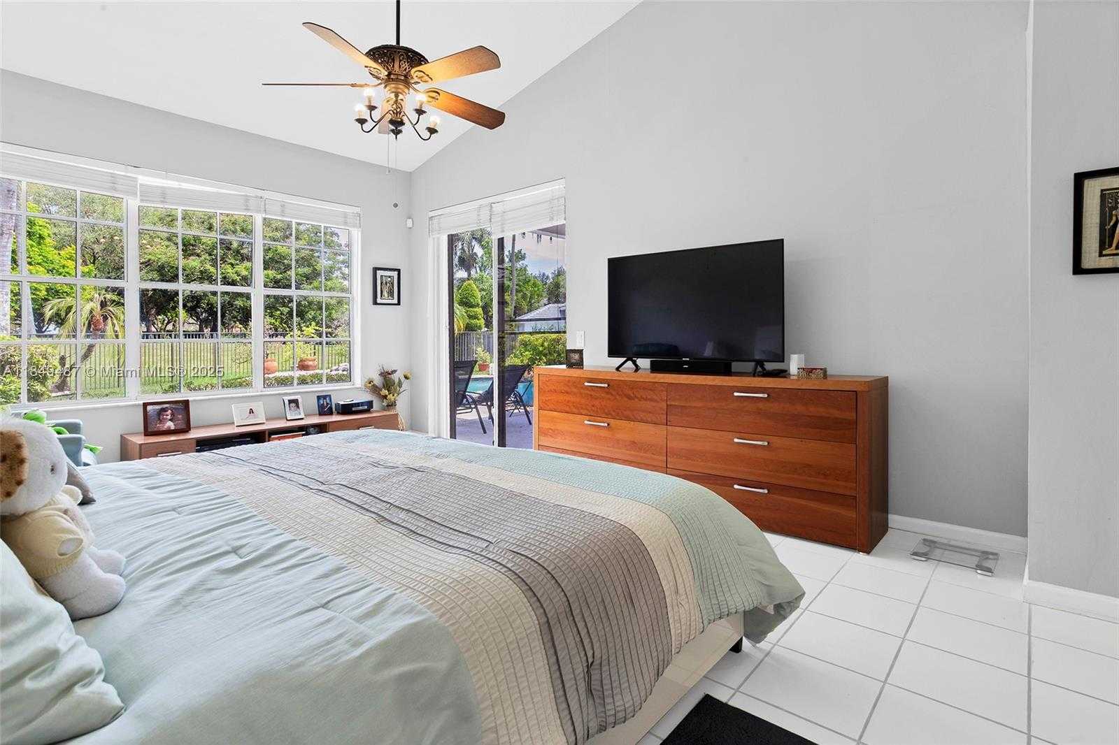 Small Image of 2613 OAKBROOK DR, Weston Number 24