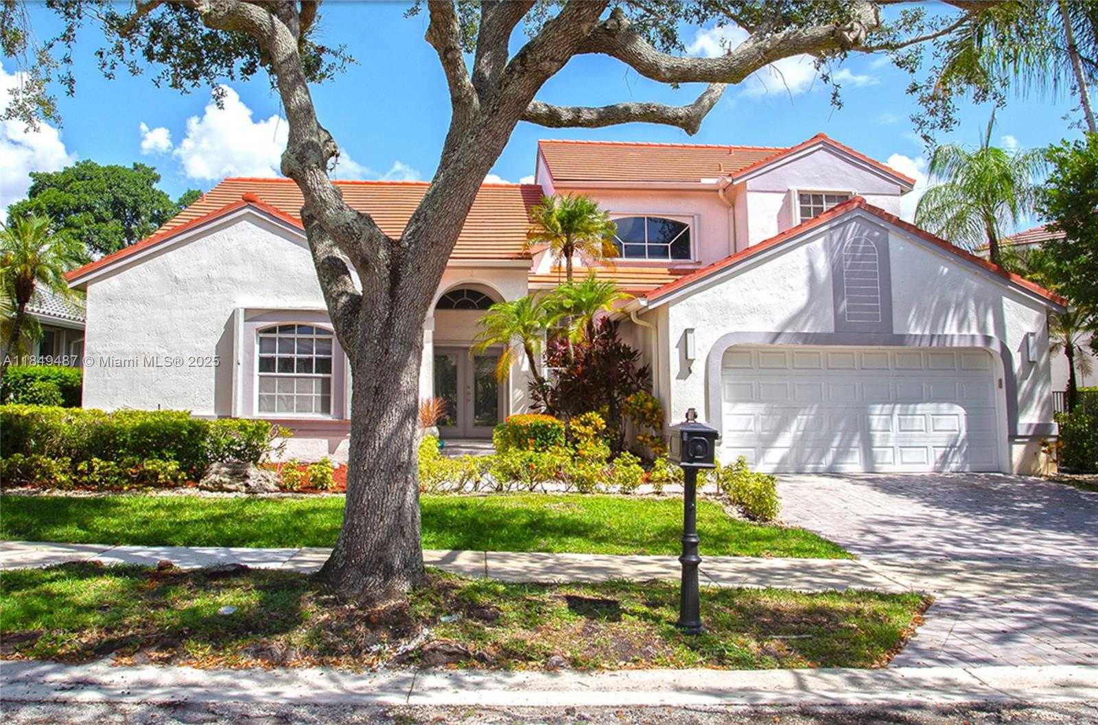 Small Image of 2613 OAKBROOK DR, Weston Number 3