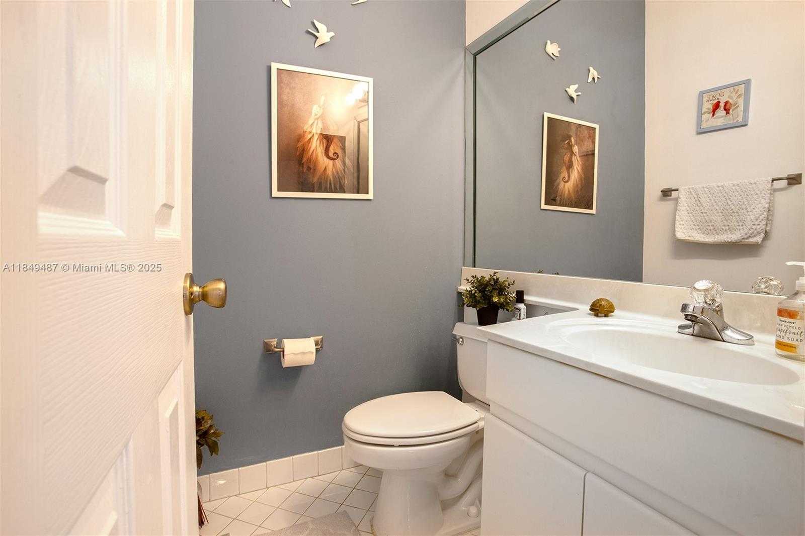 Small Image of 2613 OAKBROOK DR, Weston Number 34