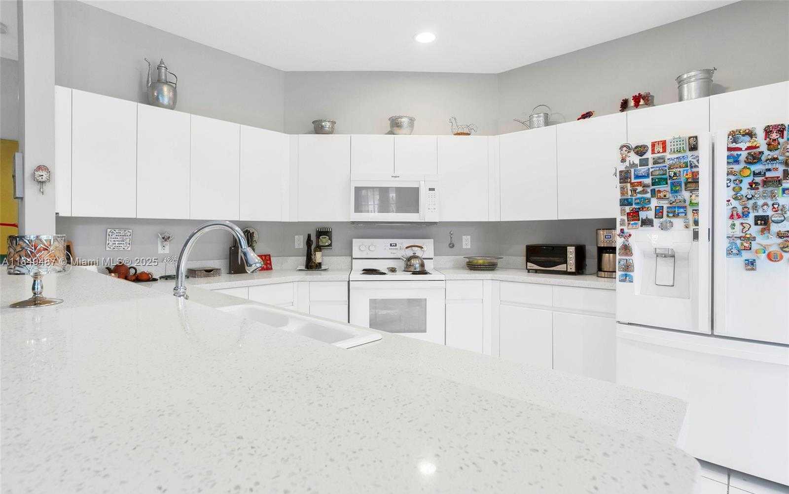 Small Image of 2613 OAKBROOK DR, Weston Number 37