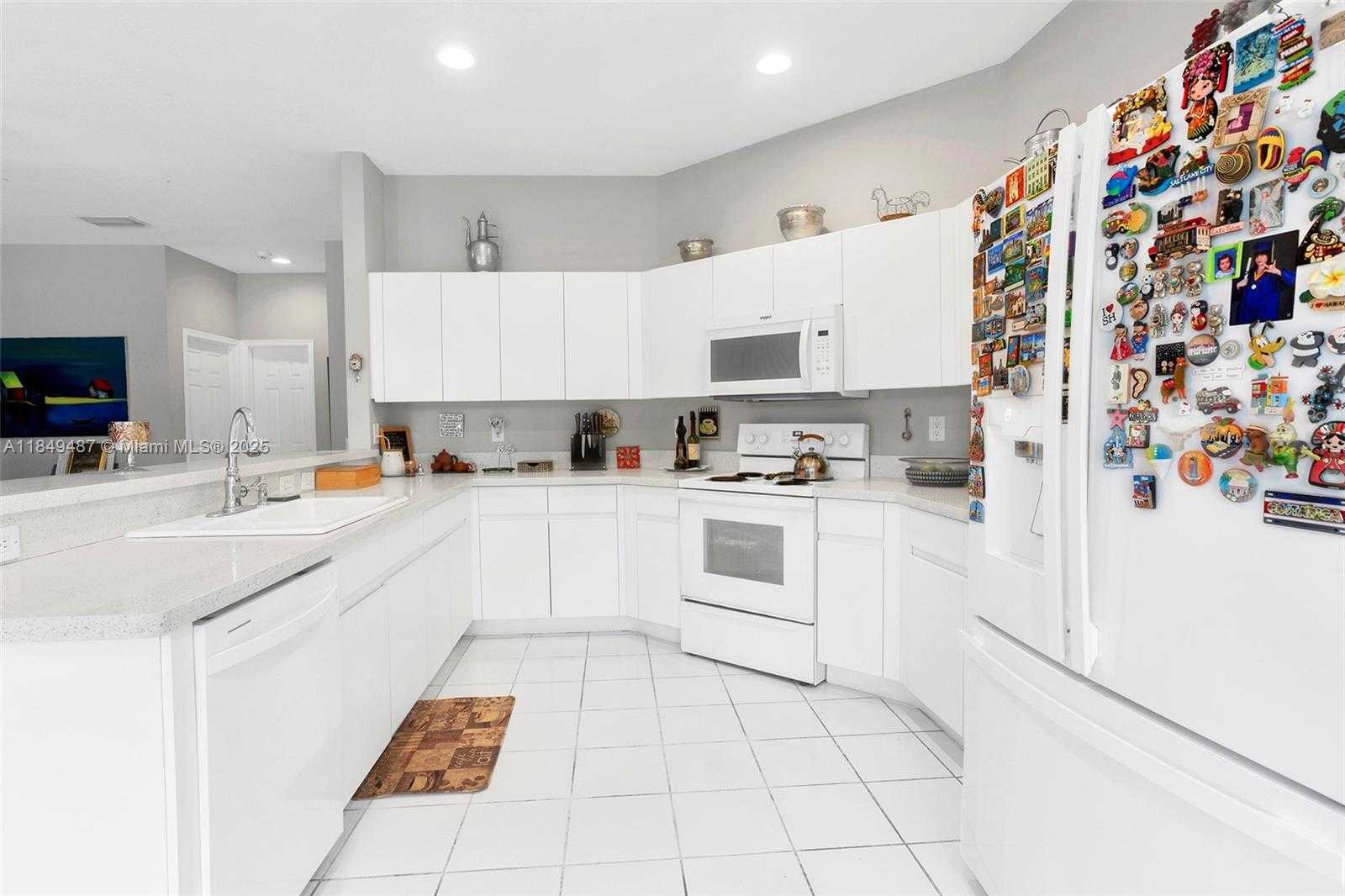 Small Image of 2613 OAKBROOK DR, Weston Number 39